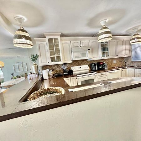Beach Oasis 704 Lovely Daytona Ocean Front For 5 Sleeps Up To 12 Daytona Beach Exterior foto