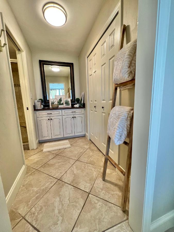 Beach Oasis 704 Lovely Daytona Ocean Front For 5 Sleeps Up To 12 Daytona Beach Exterior foto