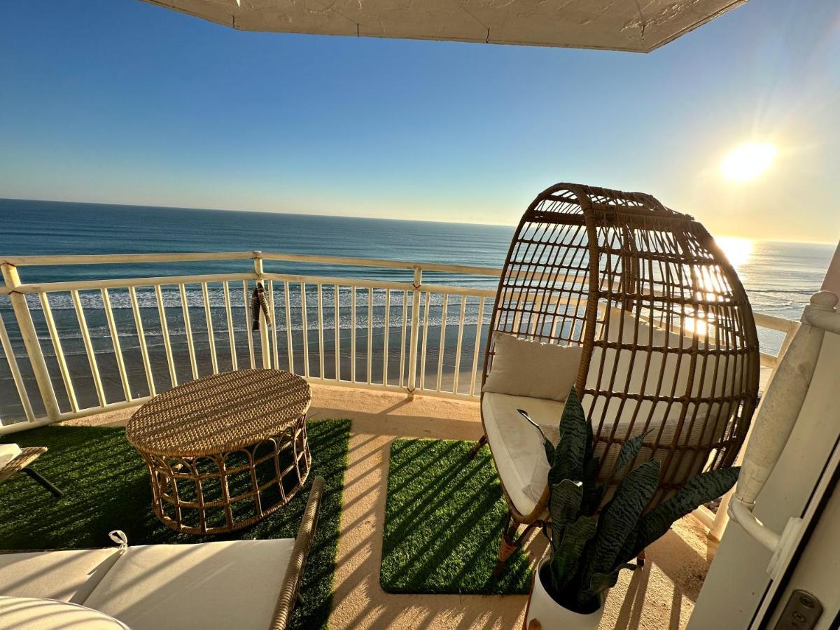 Beach Oasis 704 Lovely Daytona Ocean Front For 5 Sleeps Up To 12 Daytona Beach Exterior foto